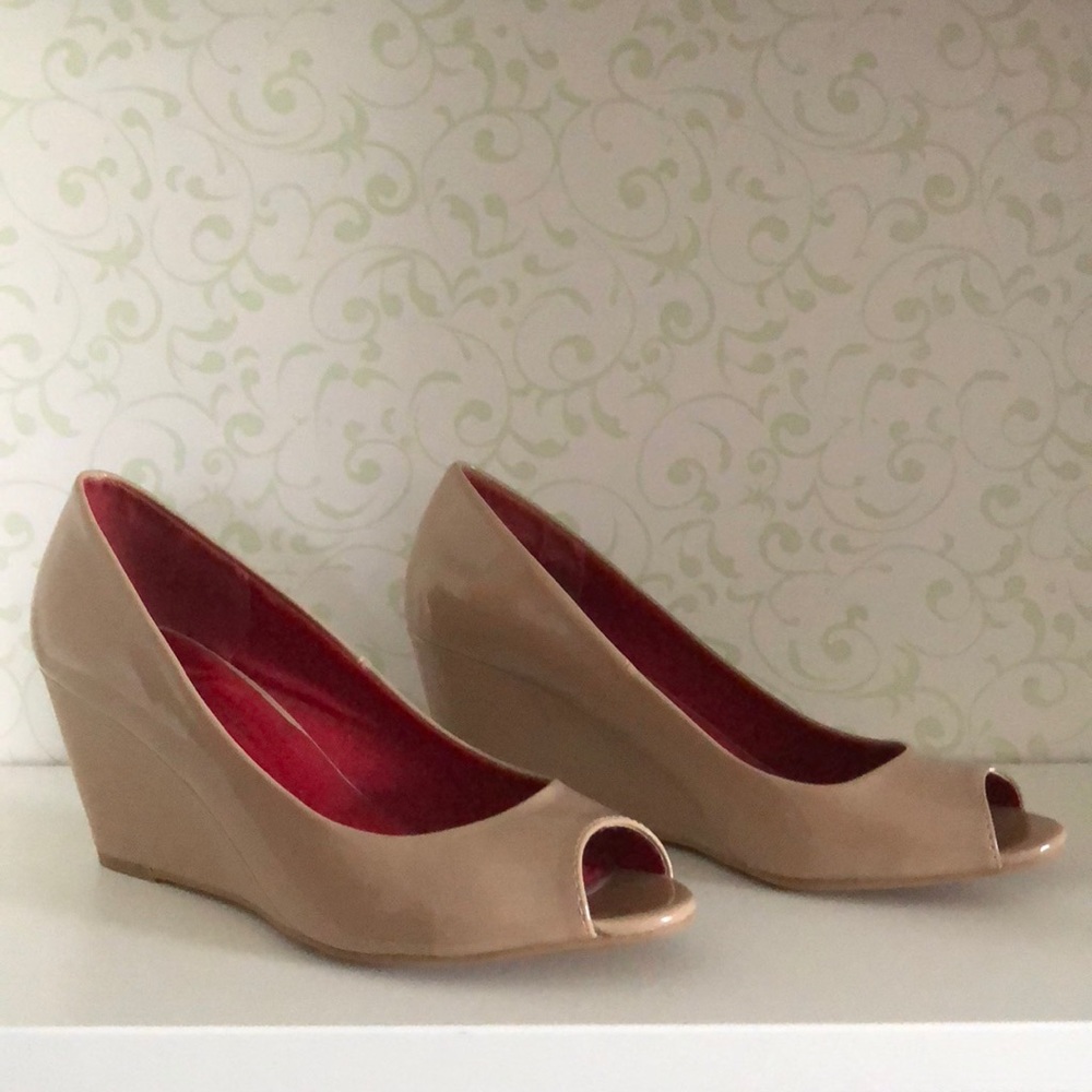 Chines Laundry Peep Toe Wedges